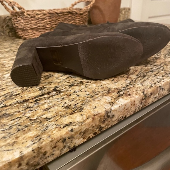 Adorable dark green knee high heeled boots - Picture 3 of 5